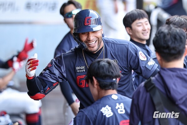 '강한 1번' 레이예스가 한국 야구 바꿀까…오타니가 1번 치는 시대, 롯데 2연승 진두지휘한 '작지만 큰 변화'