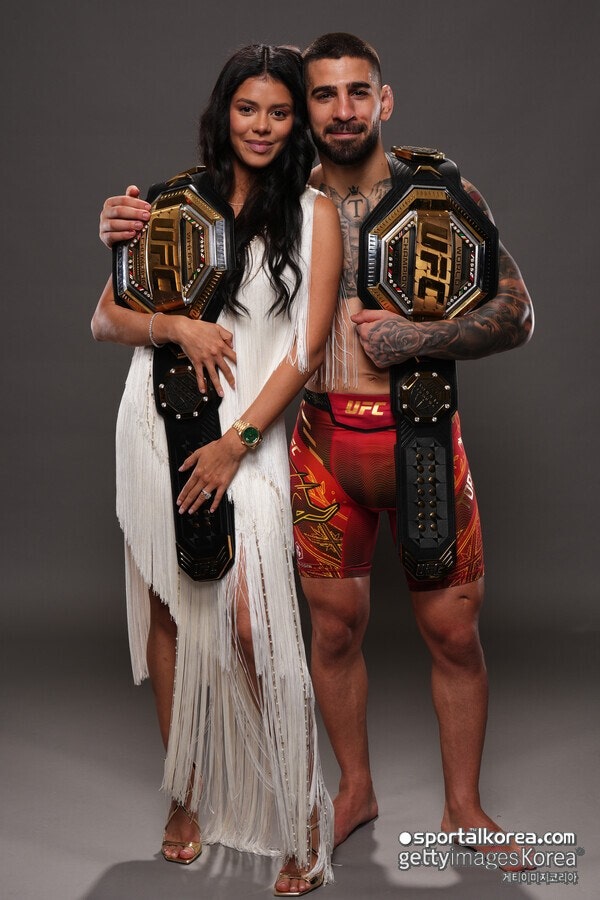 "엄마 말 들을걸..." 결혼 1년 만에 아내에게 가정폭력 누명 쓴 'UFC 챔피언' 토푸리아, 진실 공방서 승리 후 뼈저린 후회 "母 특유의 직감 있다"