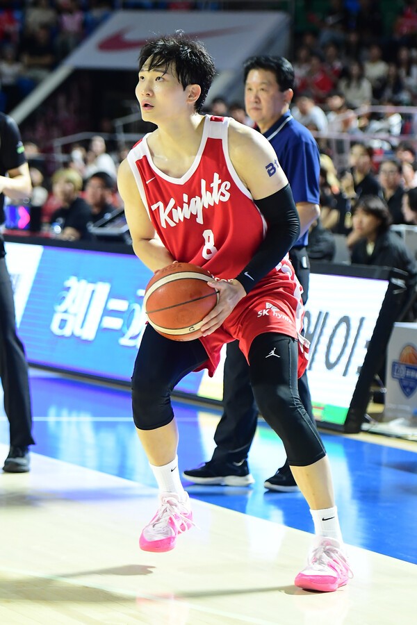 남자 프로농구 <b>SK</b>, <b>정관장</b> 꺾고 시즌 첫 승