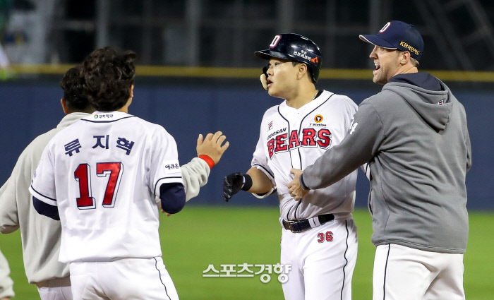 [스경XKS1] 야구에서 상상할 수 있는 모든 것이 나왔다…<b>두산</b>, 험난한 끝...