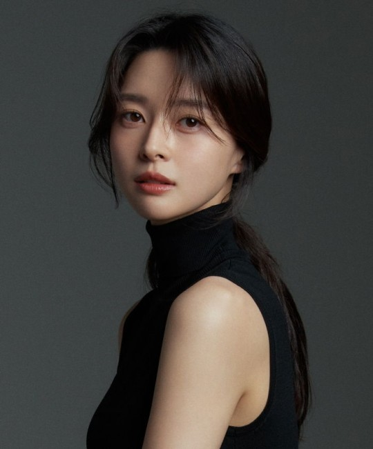 <b>권나라</b>, <b>고스트 스튜디오</b>에 새 둥지…주원·차주영과 한식구[공식]