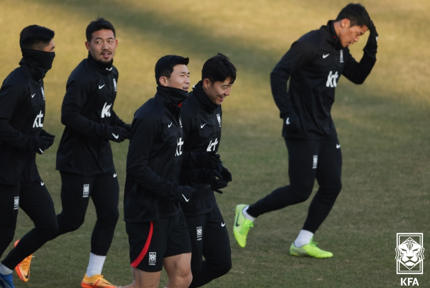 영국 <b>가디언</b>, <b>손흥민</b>·<b>김민재</b> 세계 최고 축구 선수 24·37위 꼽아