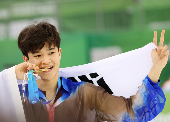 <b>강원</b>동계올림픽 金 <b>김현겸</b>, 한국 <b>피겨</b>스케이팅 남자 싱글 새 역사 썼다