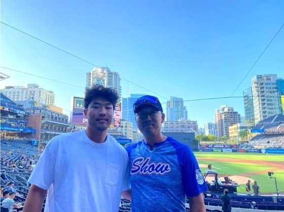 ‘<b>심정수</b> 둘째 <b>아들</b>’ <b>케빈</b> 심, MLB 시범경기 깜짝 출전 ‘1안타 2타점’ 맹활...