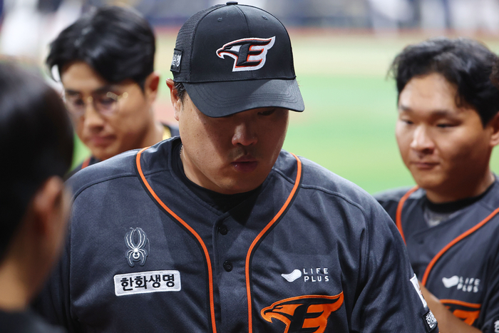 험난한 <b>류현진</b>의 ‘첫 승’ 여정…괴물은 돌파구 찾을까