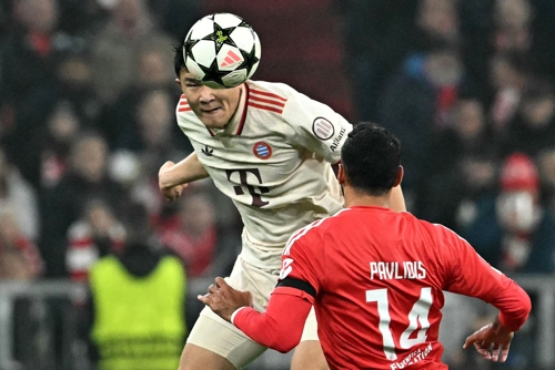FIFA가 공인한 ‘NO.1 센터백’ 김민재, ‘태세 전환’ 獨 언론들의 칭찬 일색 “김민재와 우파메카노 역할 커”