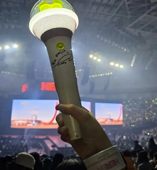 아이유, ‘폭싹’ 어린 금명이 콘서트에 초대했다네요 !!