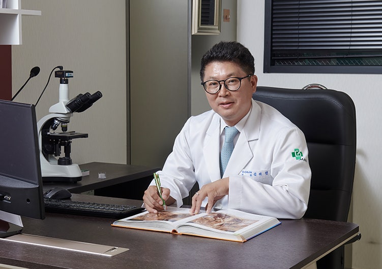 Large BPH: Why Treatment Is Important and the Advantages of HoLEP Surgery