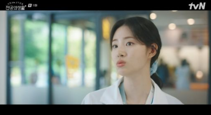 <b>고윤정</b><b>정준원</b>, 딱 들켰네···신시아 “왜 형수님이래?” (<b>언슬전</b>)