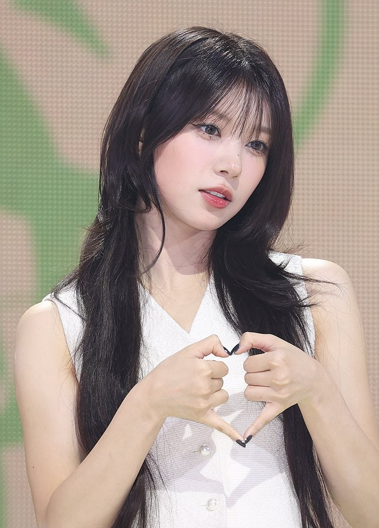 [전문] <b>아일릿</b> 모카, 손가락 부상 “오늘(22일) 공연 안무동작 제한”