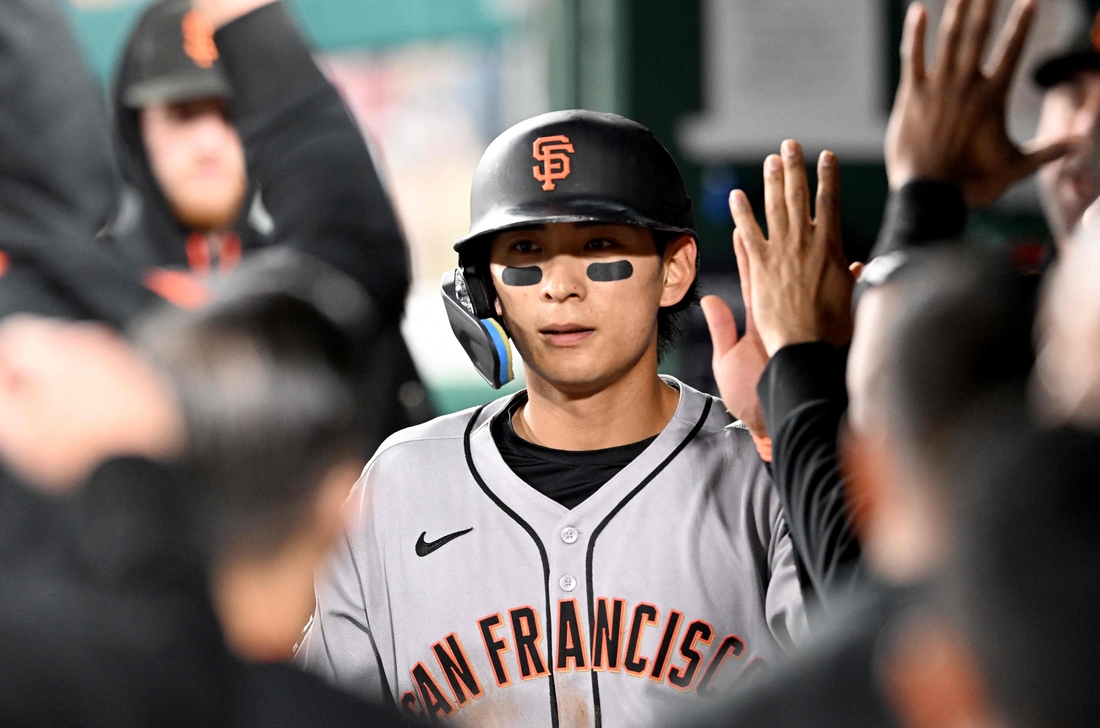 MLB 데뷔 첫 ‘2번 타자’로 나선 <b>이정후</b>, 멀티히트 포함 2경기 연속 ‘...
