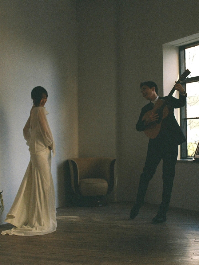 ‘무도’ 셜록 댄스 화제 <b>김윤의</b> 작가, 가수 <b>조형우</b>와 <b>결혼</b>