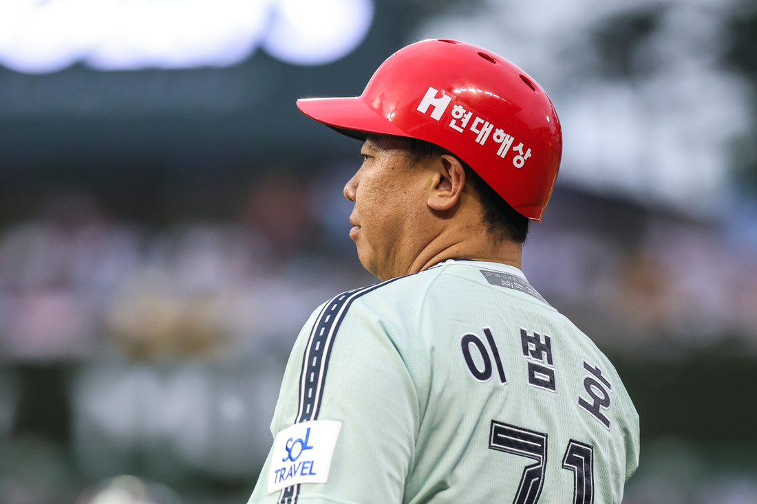 최연소 우승 <b>감독</b> <b>이범호</b> “올스타전 올해도 제가 3루 나갈 겁니다”