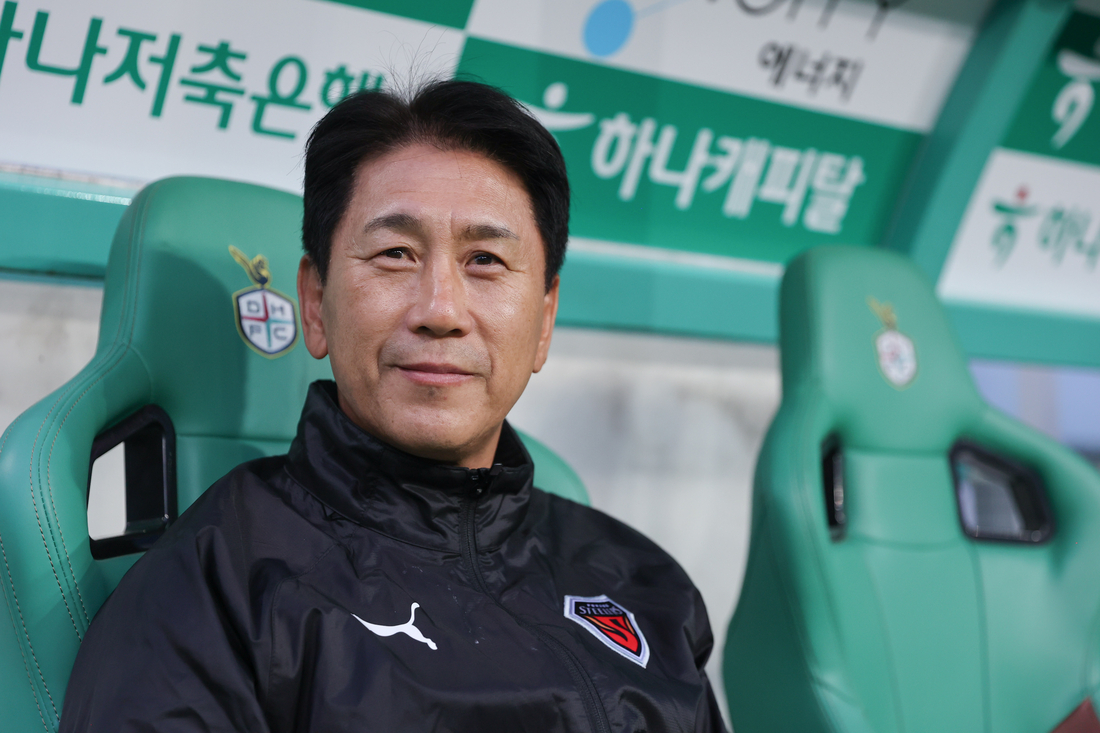 “마지막까지 신중하게 생각해라”…박태하, <b>기성용</b>에게 축구 선배로서...