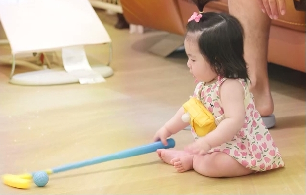 <b>박인비 딸</b> 연서, 8개월 만에 백스윙을 “<b>골프 신동</b>이야” (슈돌)