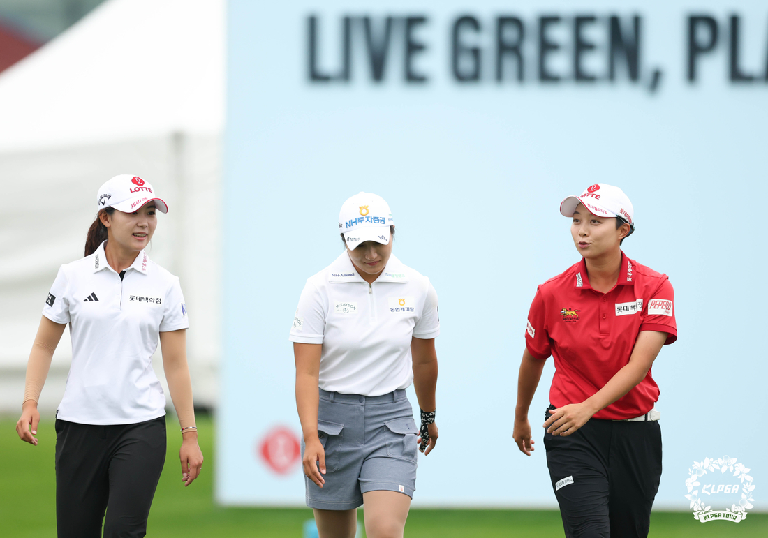 <b>롯데오픈</b> 첫날 황유민과 같이 친 김효주 “유민아, LPGA 투어로 빨리 와...