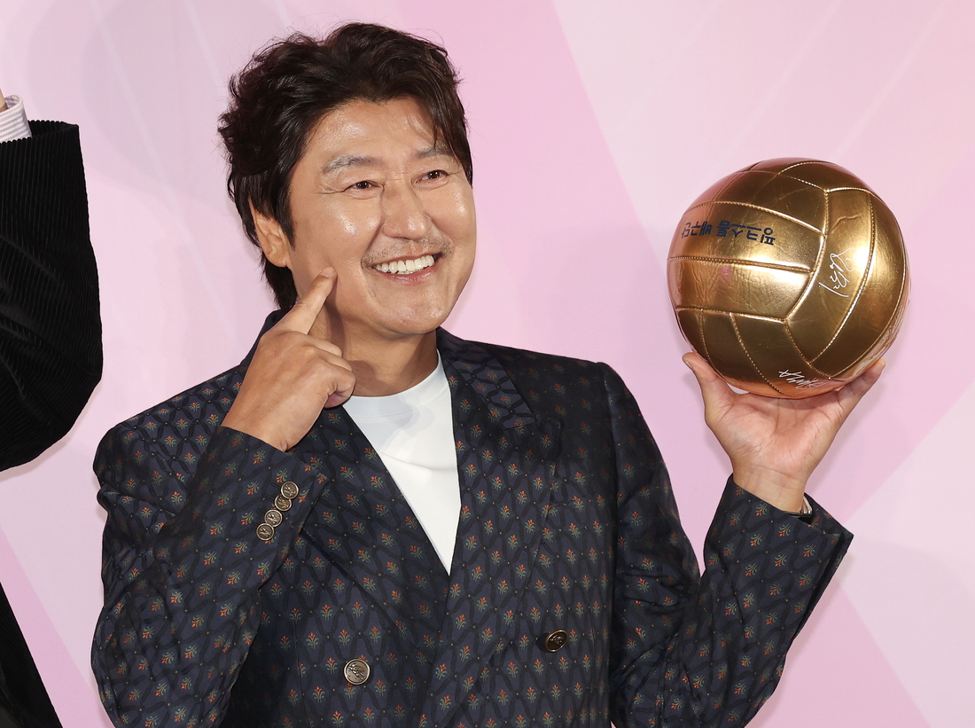 <b>송강호</b>, 드라마 ‘<b>내부자들</b>’ <b>하차</b>한다···“대본 재정비로 인한 스케...