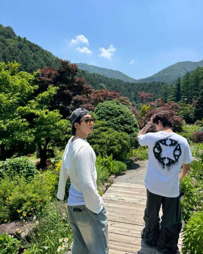 원우님과 몬스타엑스 아이엠님, 우즈님의 친분샷