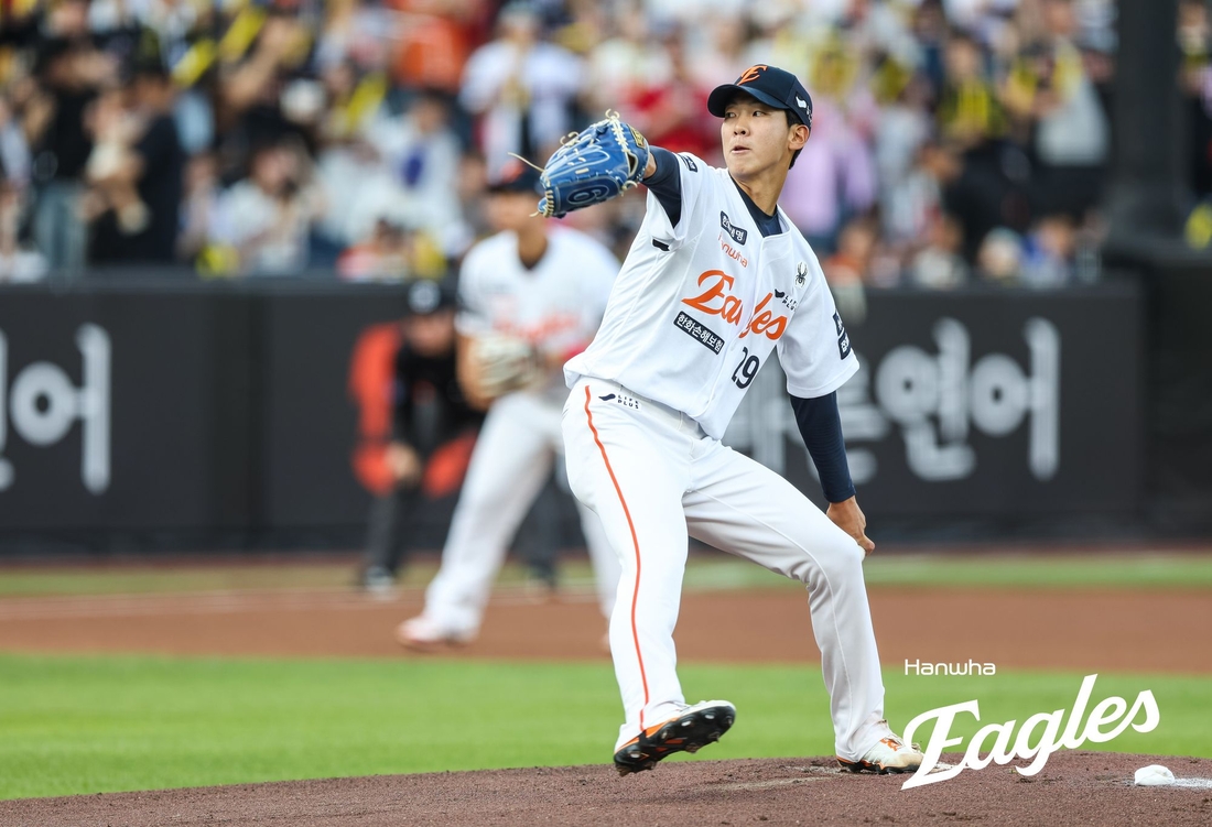<b>엄상백</b>→<b>황준서</b>…후반기 맞이한 <b>한화</b>, 선발 로테이션 바뀐다 “<b>엄상백</b>...
