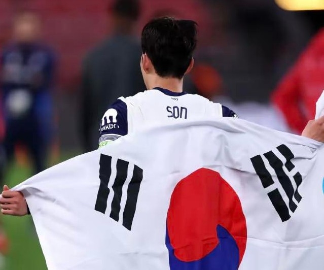[속보] 英 단독 보도! ‘<b>손흥민</b> 매각→열렸다’ 수석 특파원+언론인 “...