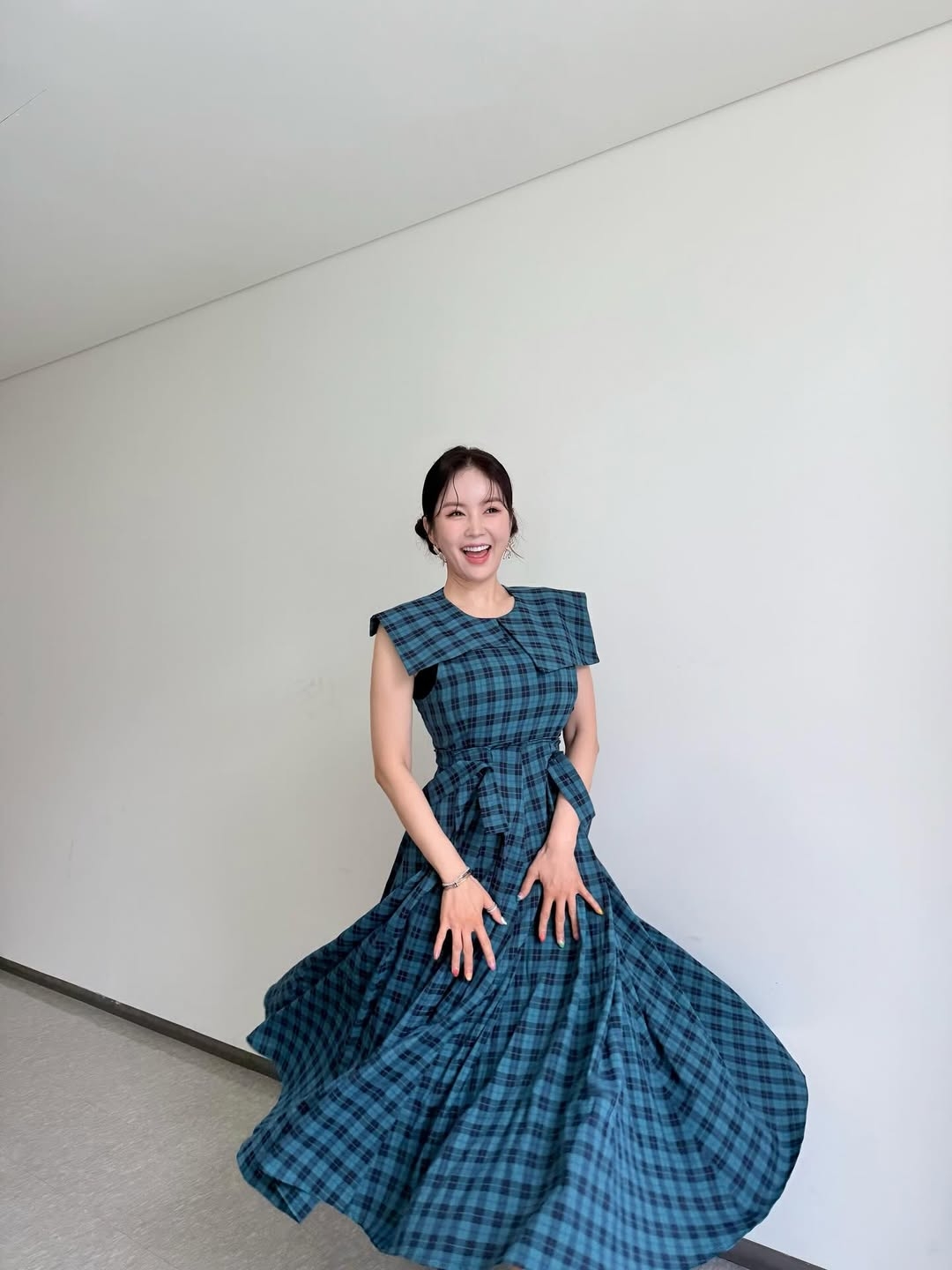 <b>장영란</b>, 눈 성형 <b>4번</b> 후 근황…인형 같은 비주얼[SNS는 지금]