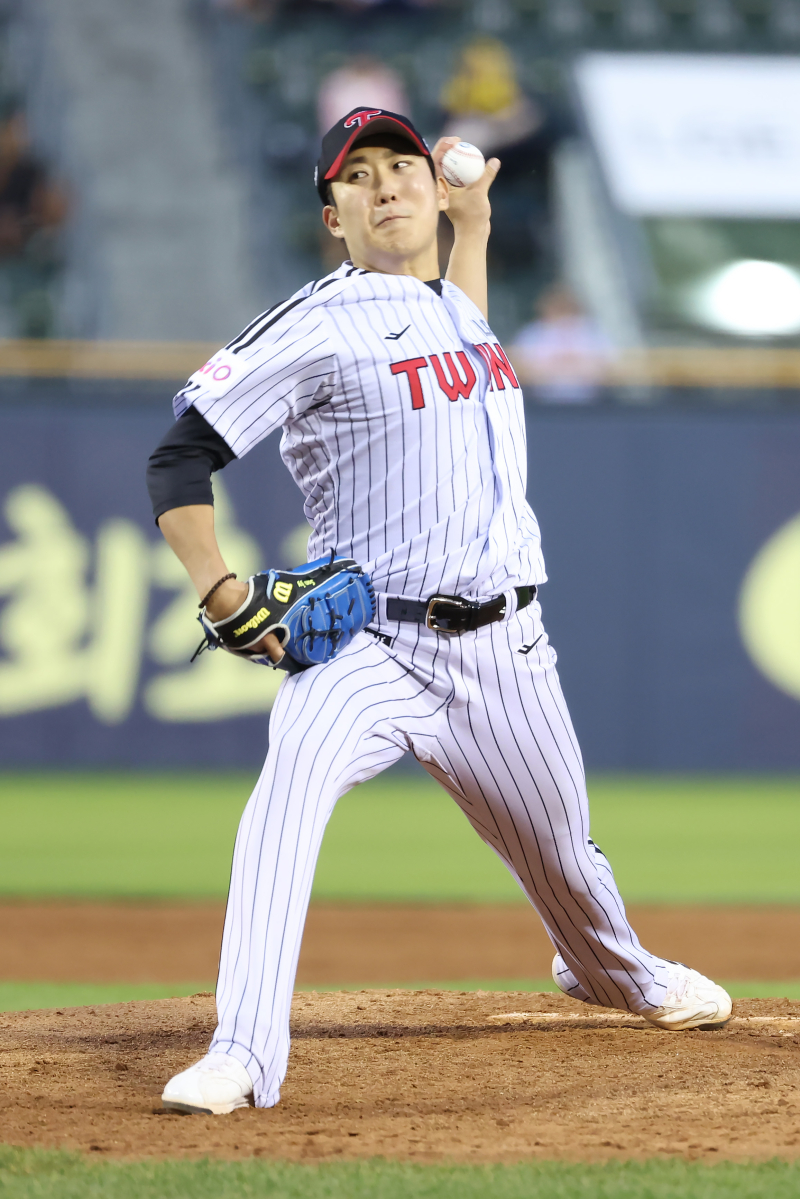 <b>손주영</b> ‘7이닝 무실점’ 파죽지세 <b>LG</b>, 1위 싸움 이제 시작