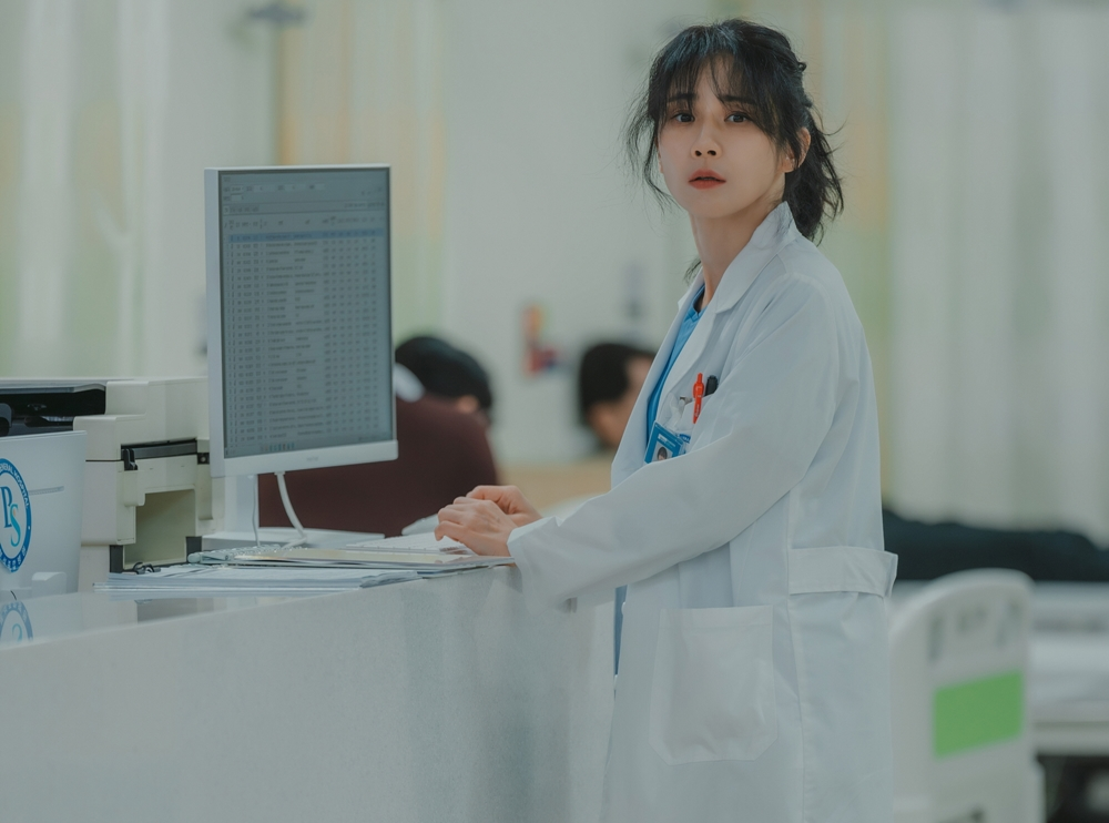 죽음을 돕는 의사 <b>이보영</b>…‘<b>메리 킬즈 피플</b>’ 오늘 첫방