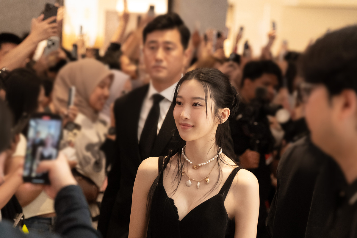 <b>문가영</b>, 말레이시아 팬 미팅 어땠길래? ‘2만 명’ 운집 대박 터졌다[공...