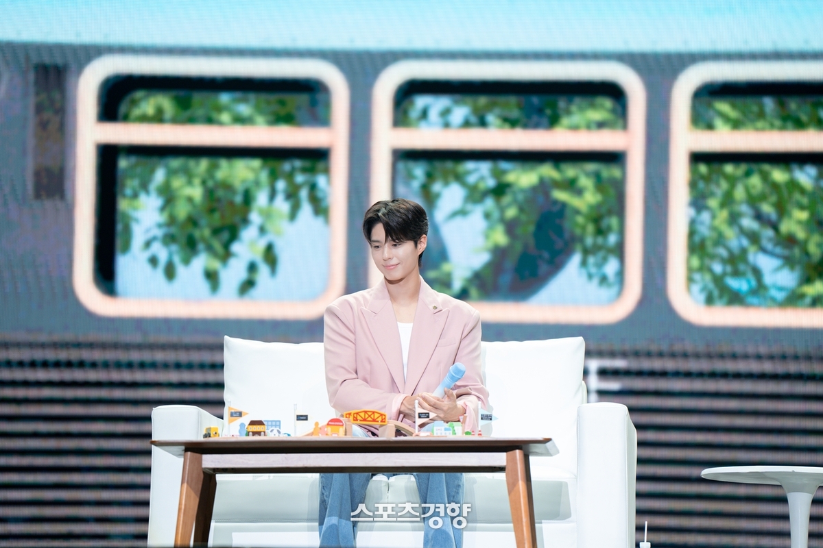 <b>박보검</b>, 6년 만의 재회에 눈물까지 나왔다