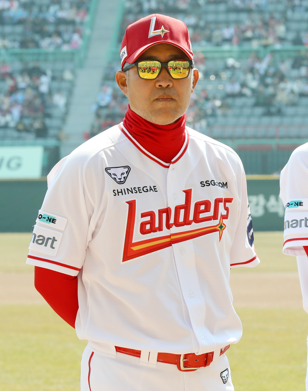‘2+1’년 18억원 <b>재계약</b>, <b>이숭용</b> SSG <b>감독</b> ‘청라돔 시대’ 첫 사령탑 ...