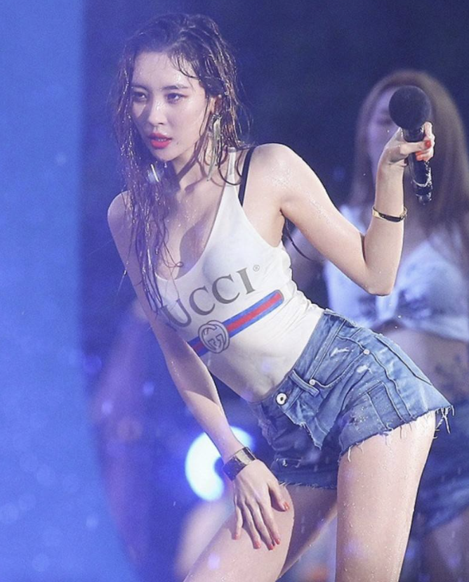 <b>선미</b>, 권은비 이긴 ‘<b>워터밤</b>’ 1500만 조회수 “나보다 男 댄서 보러와...