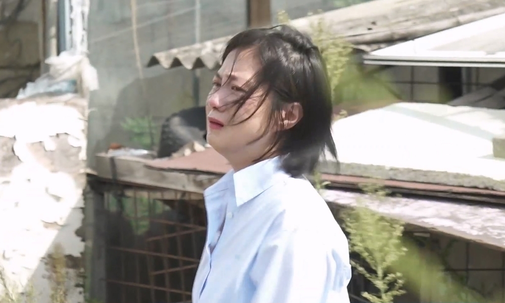 <b>박나래</b>, <b>조부모님</b> 집 대문 앞에서 <b>오열</b>···“무너질 것 같았다” (나혼...