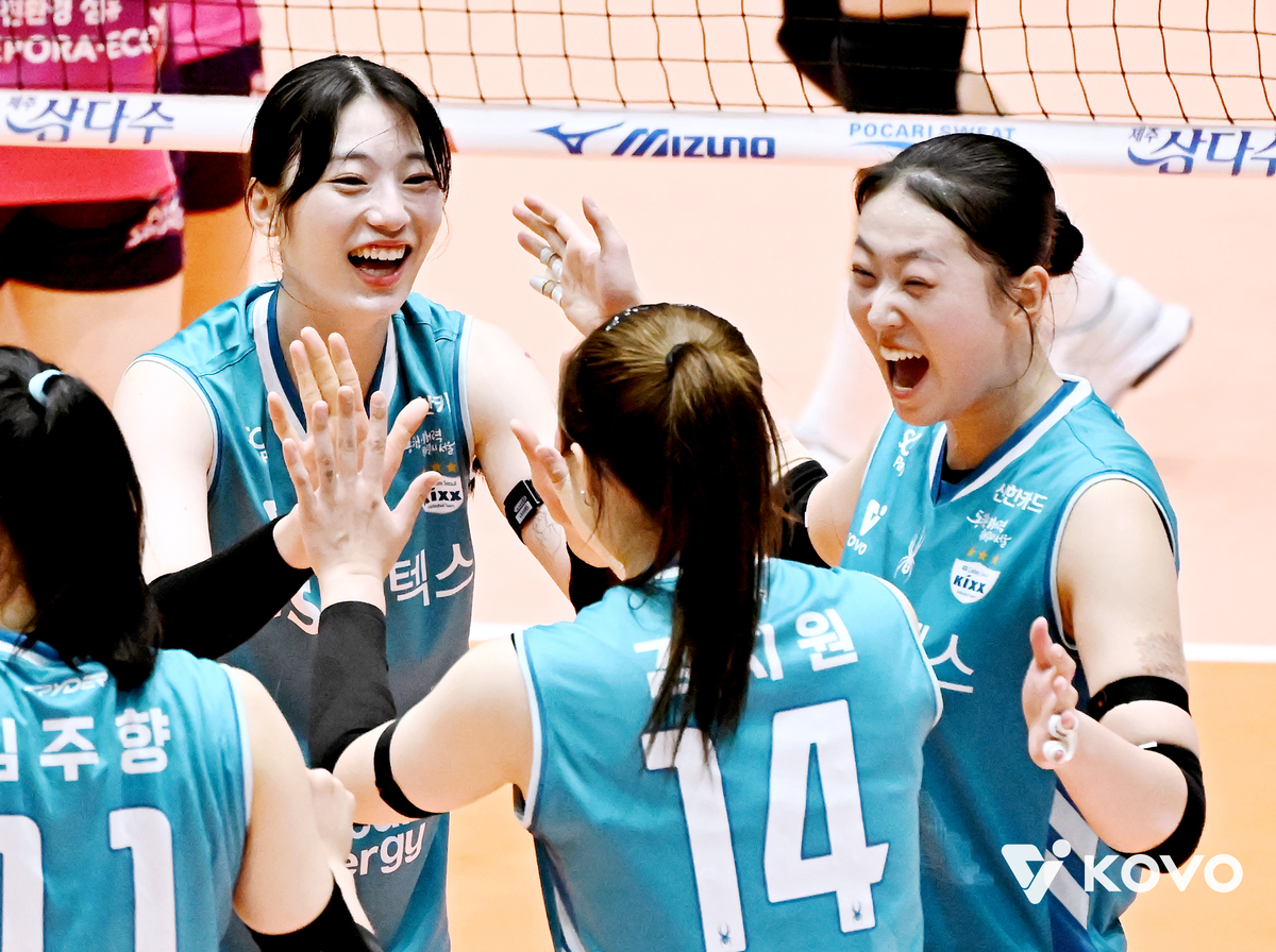 ‘권민지 24득점’ GS칼텍스, A조 1위로 <b>컵대회 준결승</b> 진출…양효진 자...