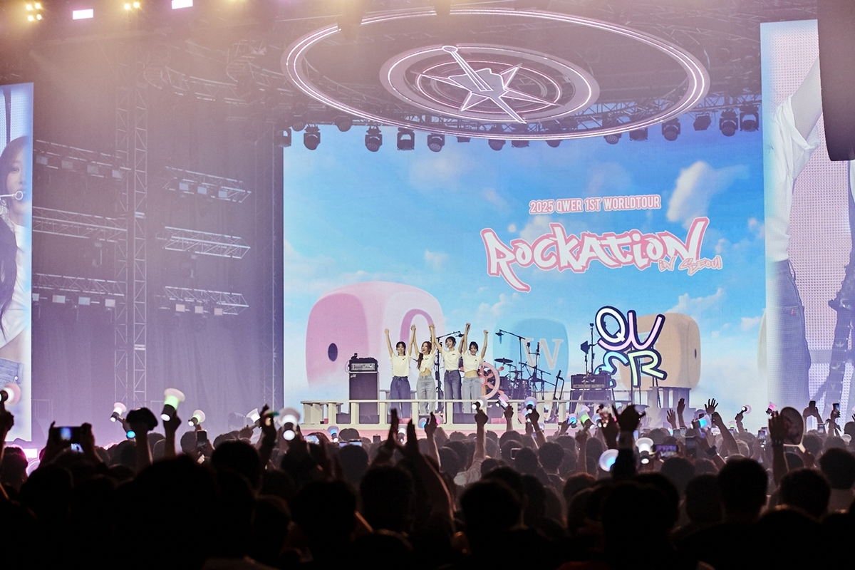 <b>QWER</b>, 데뷔 첫 월드투어 ‘ROCKATION’ 서울 공연 성료