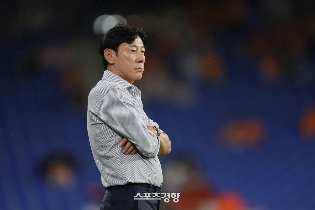 아랫물로 추락한 <b>울산</b> HD, 2개월 만에 <b>신태용</b> 감독 해임