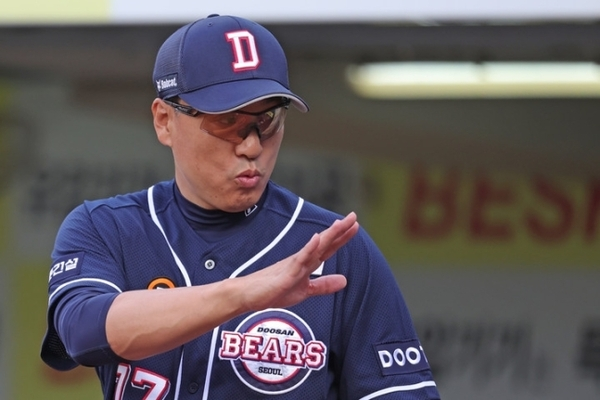 <b>이승엽</b>, <b>요미우리</b> 가을캠프 <b>코치</b>로···“29일부터 <b>임시코치</b> 활약”