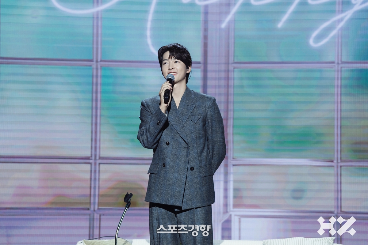 <b>송중기 팬미팅</b>에 <b>김지원</b> 깜짝 등장 ‘아스달 재회’