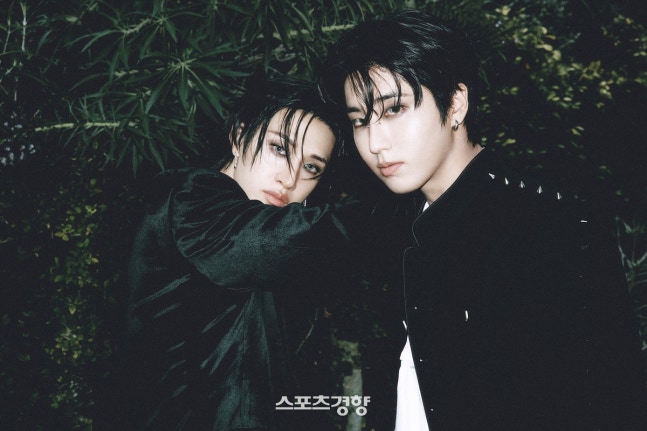 SKZ memamerkan foto unit mereka dengan karisma yang luar biasa