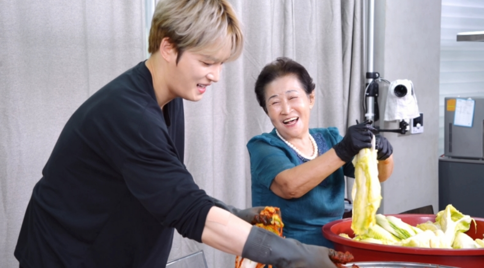 <b>김재중</b>, 1년에 1억 빚 갚은 母 김치 비밀 레시피 공개