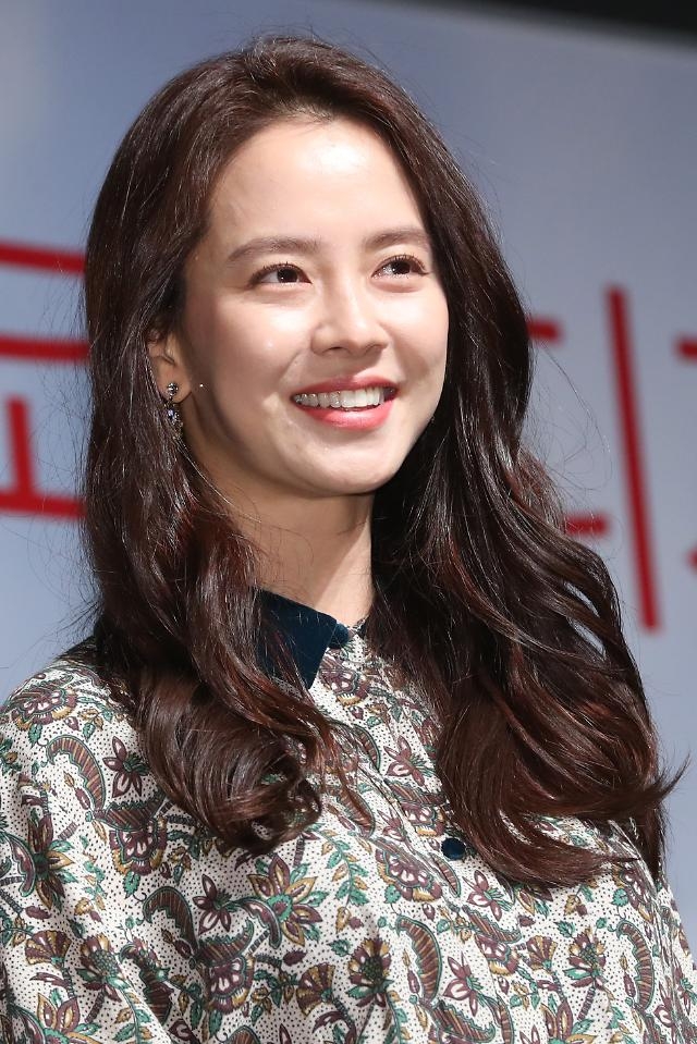 ‘45세’ <b>송지효</b>, <b>이상형</b> 밝혔다…“곰돌이 푸 같이 몰캉몰캉한 사람”...