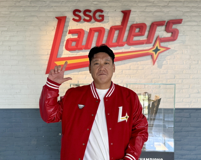 <b>봉중근</b>·임훈·조동찬·<b>코치</b> 합류한 SSG, <b>코치</b>진 재편 완료···코칭스태...