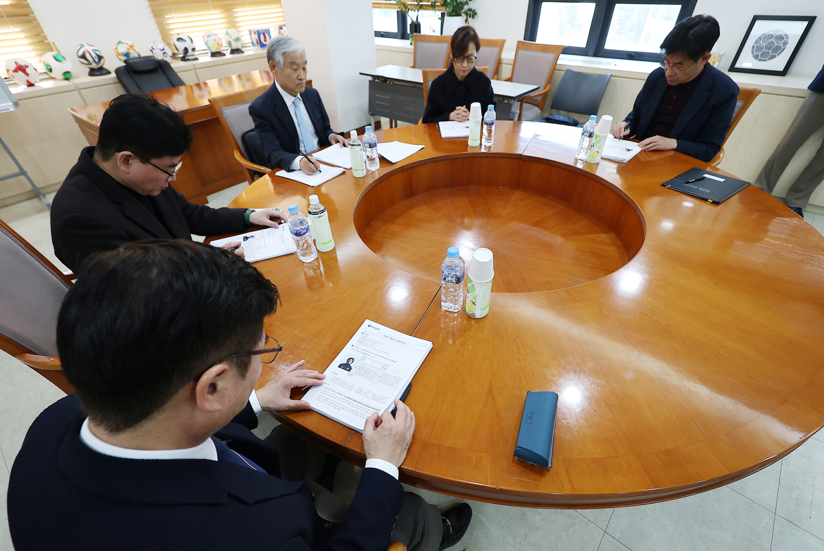 <b>타노스</b> 전북 <b>코치 인종차별</b> 행동으로 <b>징계</b>, 5G 출전정지 및 2000만원 제재...