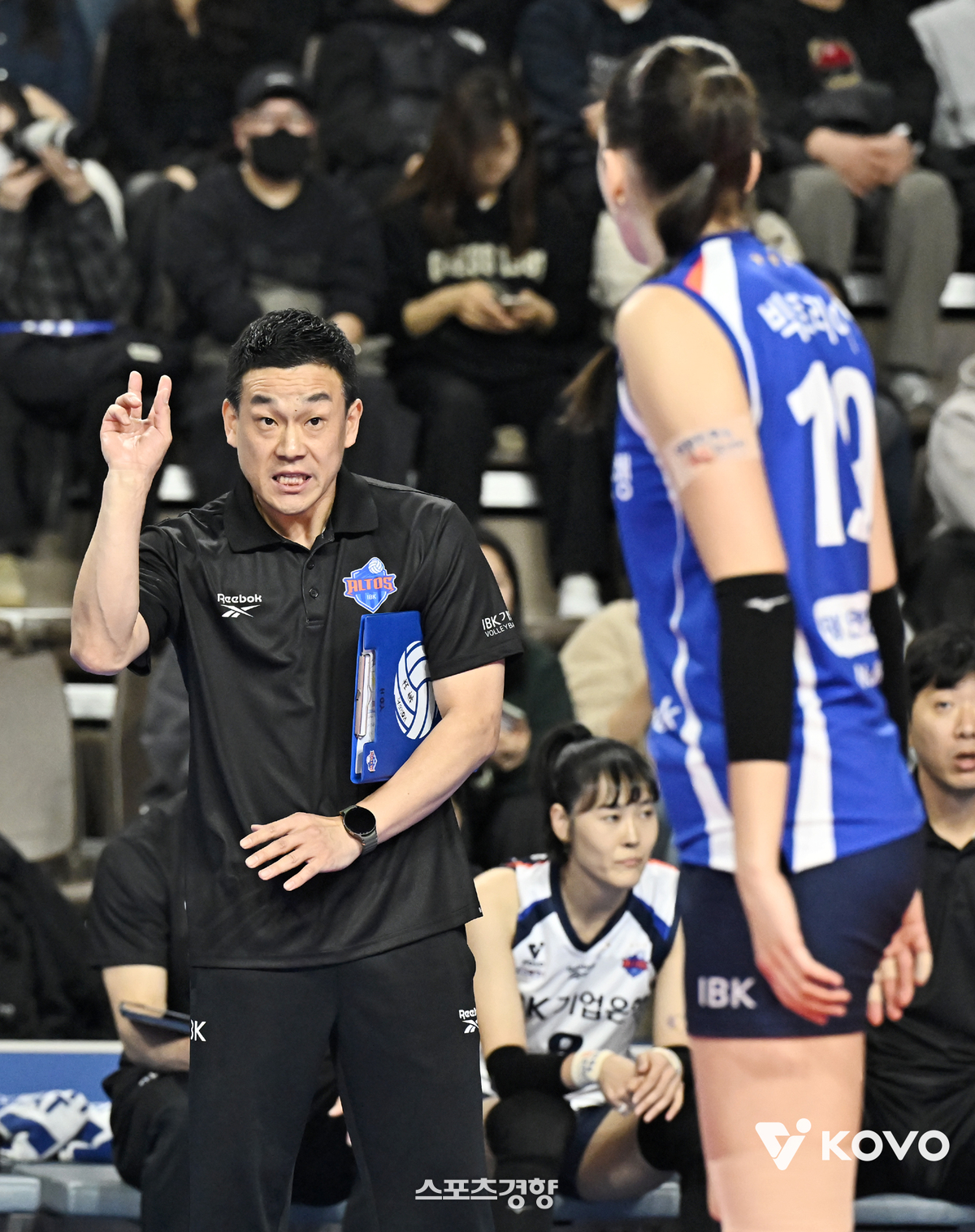 최하위 기업은행, <b>여오현</b> <b>대행</b> 체제 첫 경기서 7연패 탈출···2연승 흥...