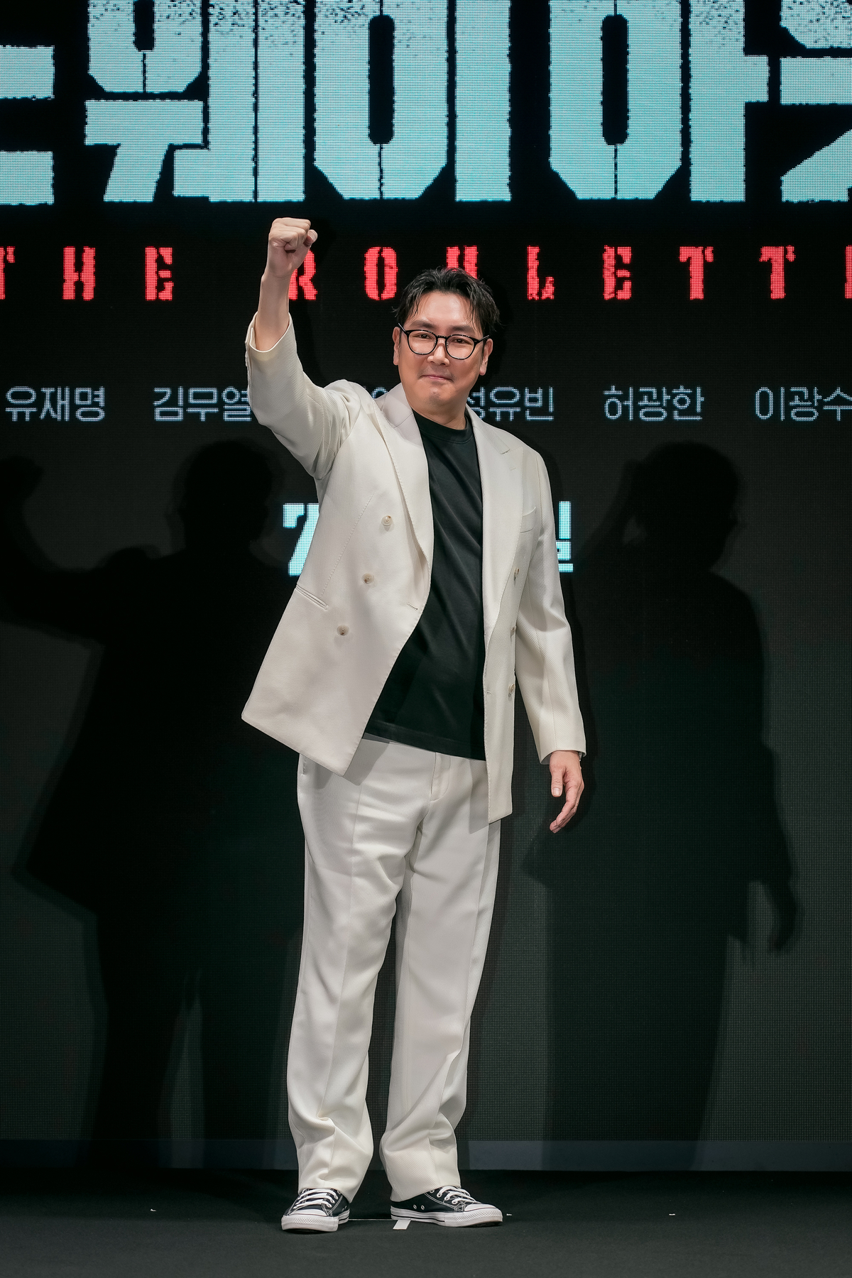 10년 기다린 ‘시그널 2’, <b>조진웅</b> ‘소년범 <b>논란</b>’에 표류하나[김원희...