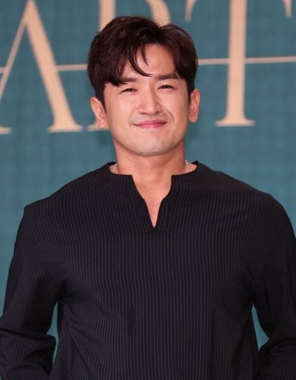 <b>이민우 득녀</b>…‘신화 2호 아빠’ 탄생