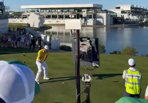 “멍청이라고 외치면 100달러”… 변질된 ‘골프 해방구’