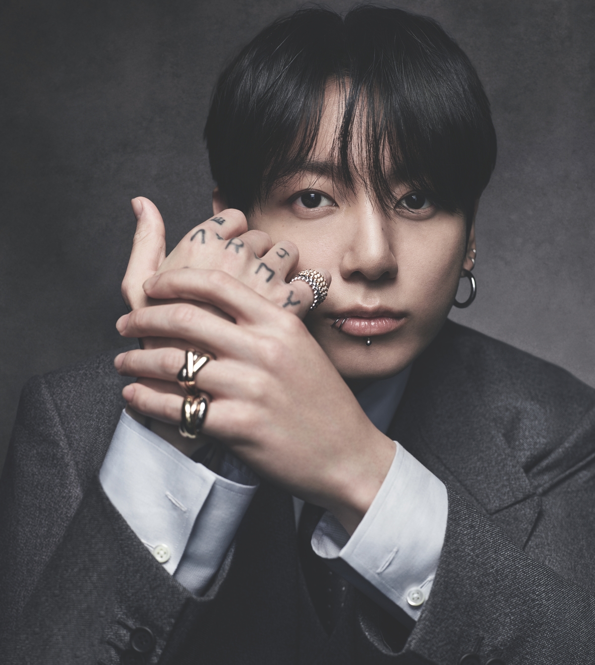 방탄 정국 84억 주식 노린 해킹 총책 압송…군대·감옥 간 ‘VIP’만 털...