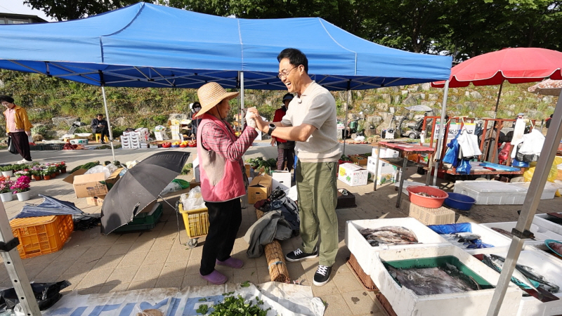 ‘천하장사’ 이만기, 씨름 후배가 만든 춘장 없이 매콤한 ‘<b>전주</b> 물짜...