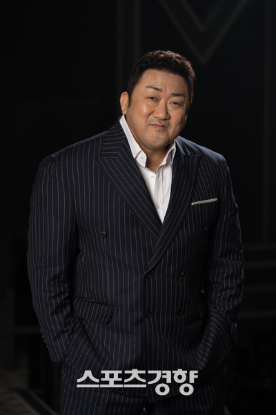 ‘범죄도시 5’ 찍던 <b>마동석 부친상</b> 눈물…아내 예정화도 시부상