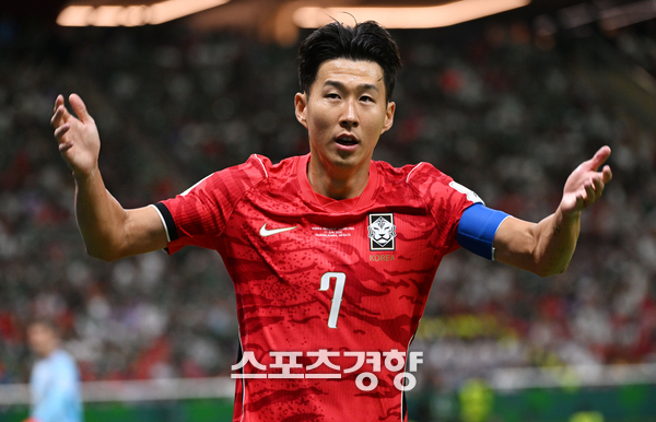 英 BBC “한국, 멕시코에 1-2 패” 韓 <b>축구</b> 최초 ‘조별리그 2연승’ 반...